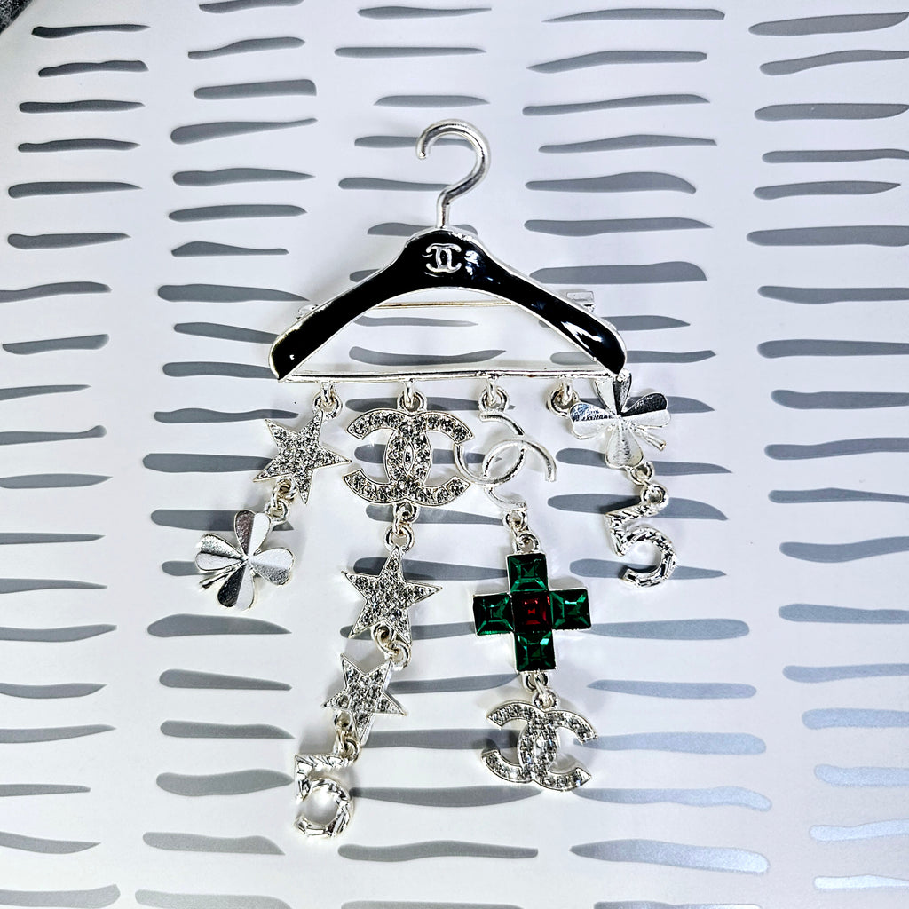 X'Quisit Designer Brooches
