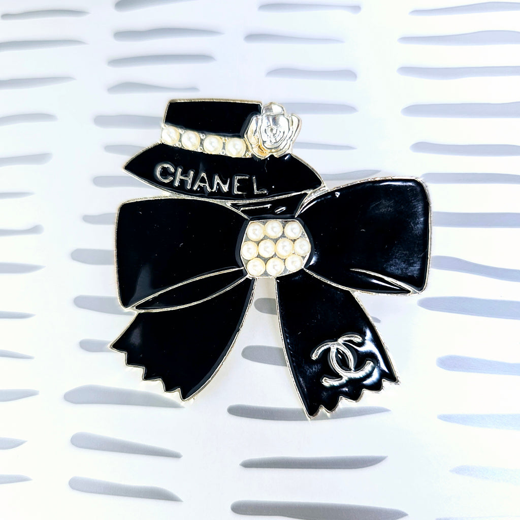 X'Quisit Designer Brooches