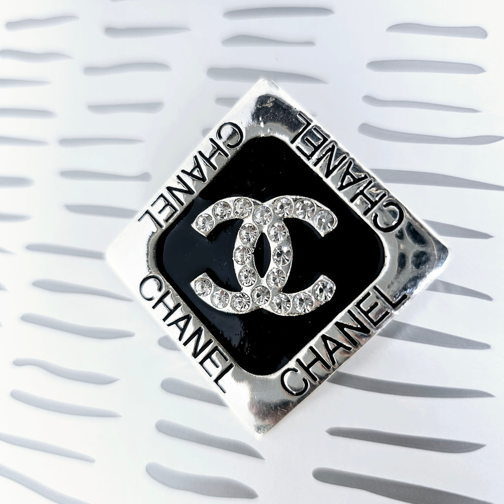 X'Quisit Designer Brooches