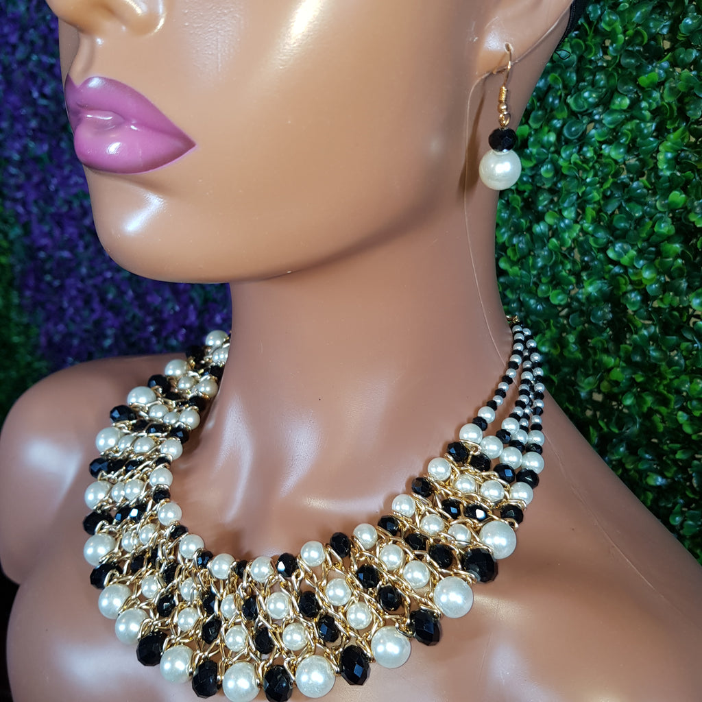 Crxstal Pearl Necklace