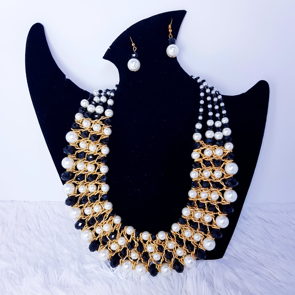 Crxstal Pearl Necklace