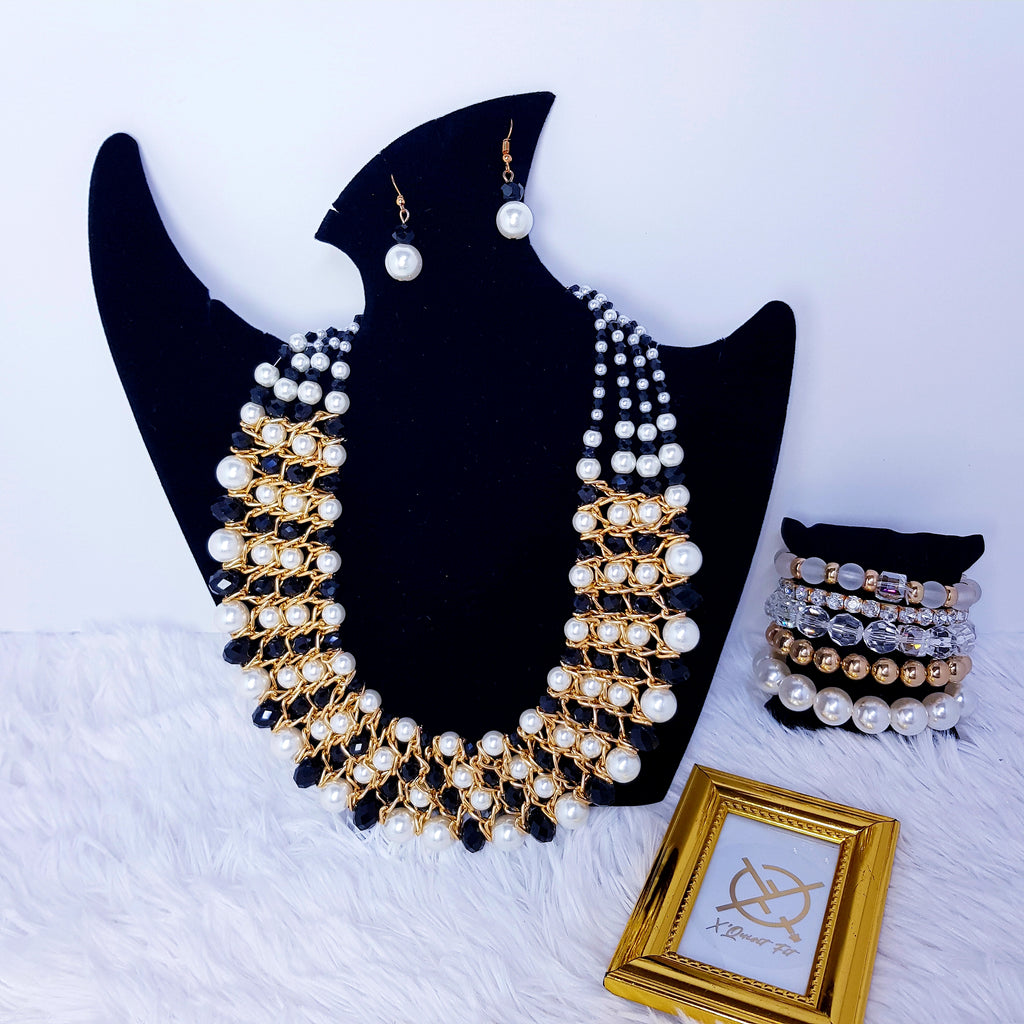 Crxstal Pearl Necklace