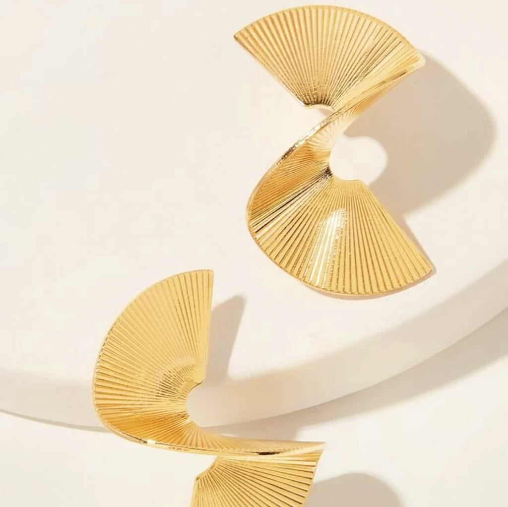 Twist Me Up Earring