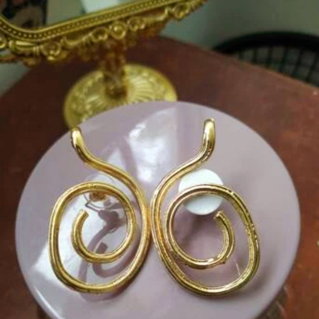 Down For The Swirl Earring